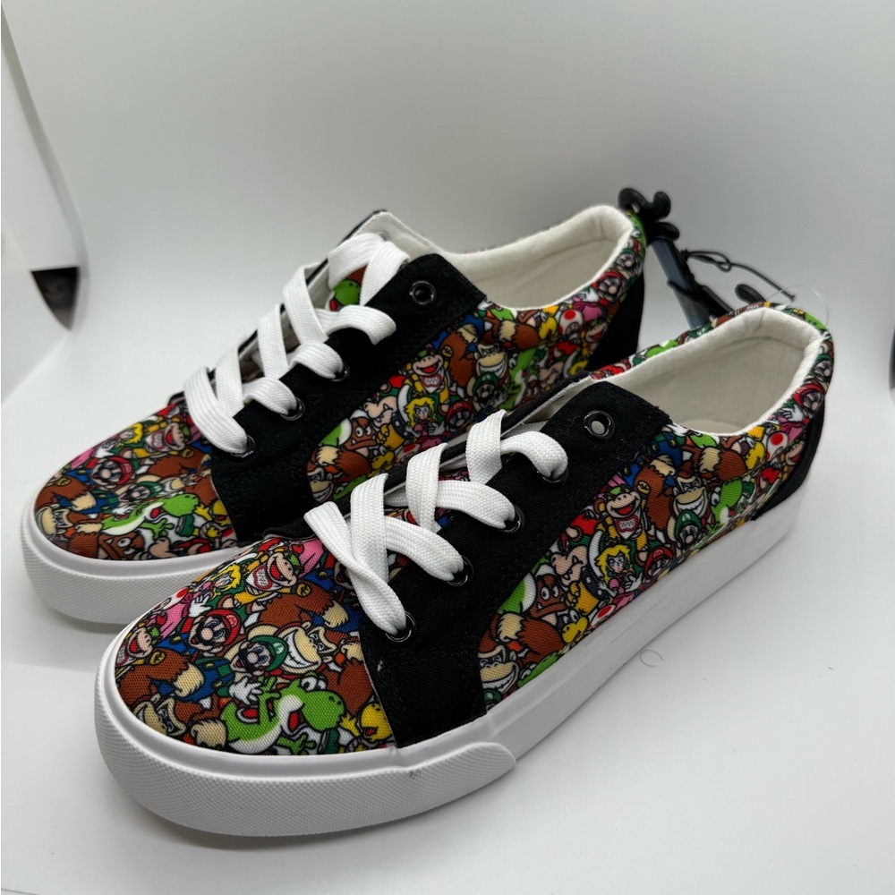 Vibrant Super Mario Bros Low-Top Sneakers with White Rubber Sole‎ - big kids 6